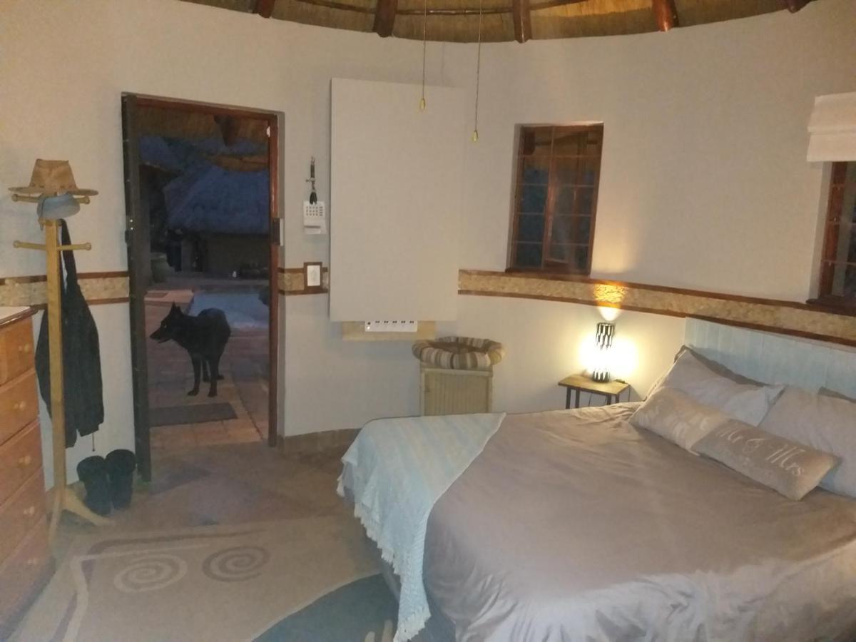 Adorable Unique Guest House - African Bush Feel Kalkheuvel Bagian luar foto