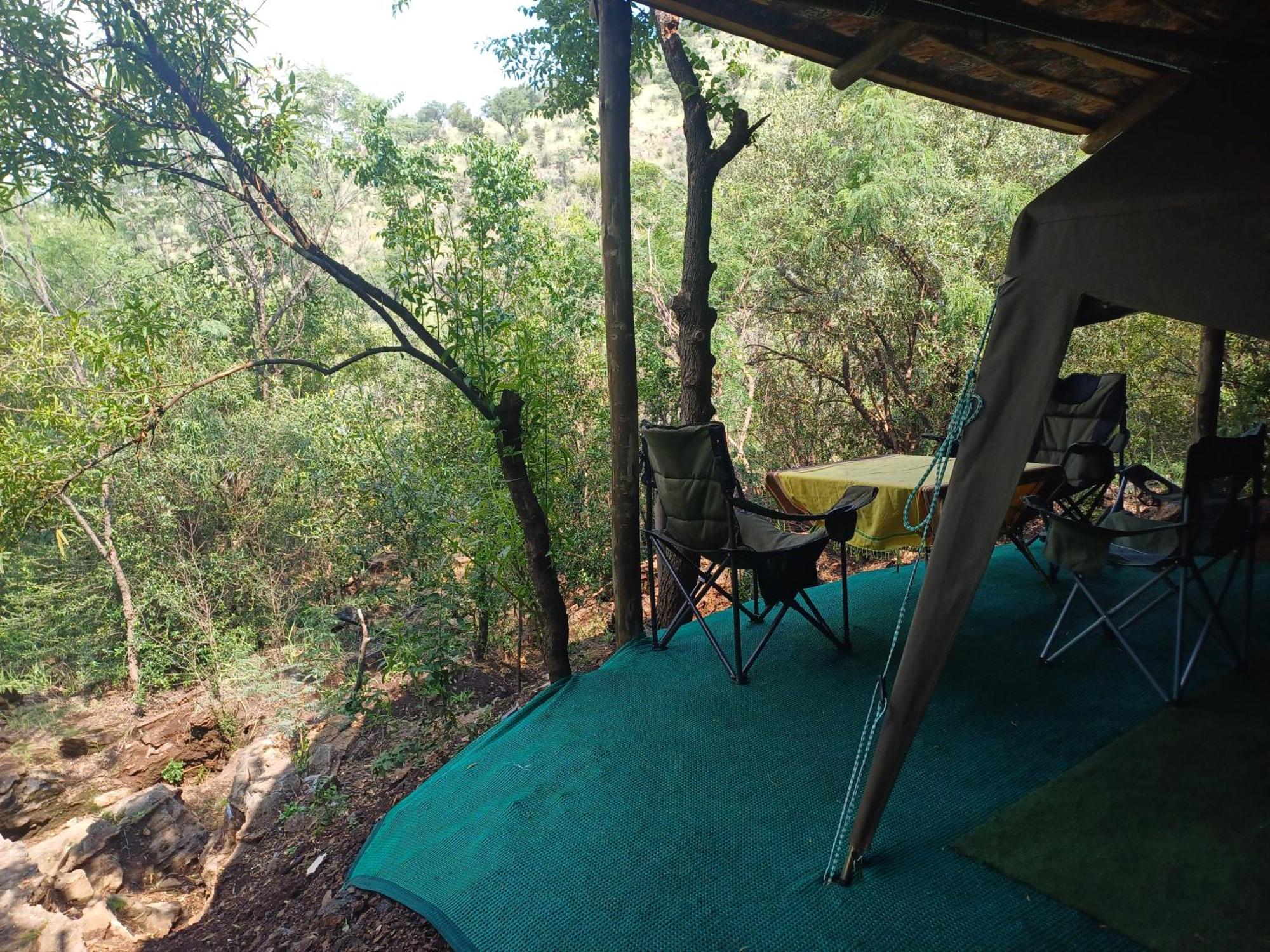 Adorable Unique Guest House - African Bush Feel Kalkheuvel Bagian luar foto
